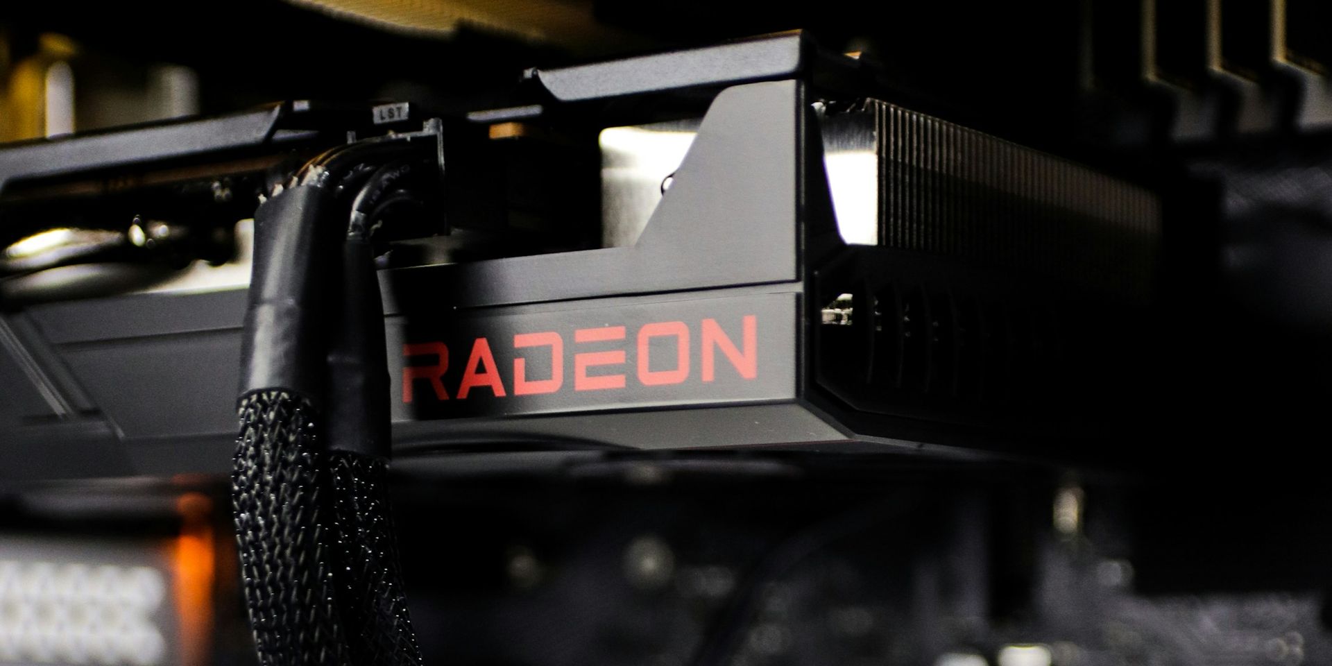 По слухам, AMD готовит Radeon RX 9050 с полным GPU Navi 44 XT